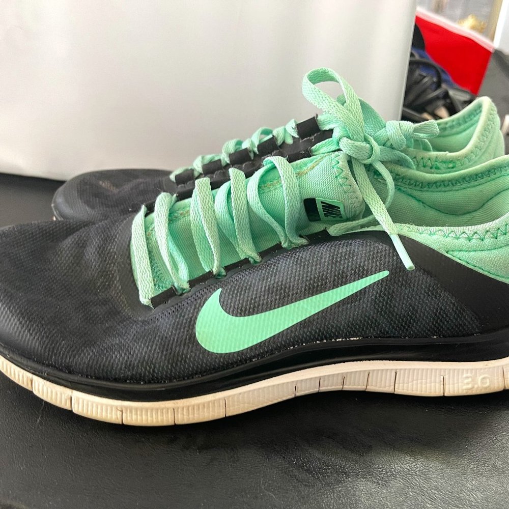 Nike Run Free 3.0 Mint Green Leopard Print Size 8